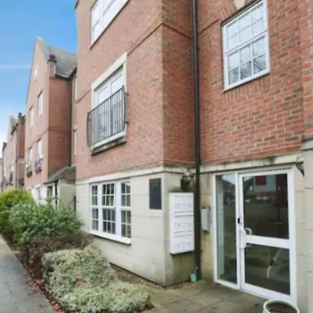 Modern Cosy With Free Parking * York